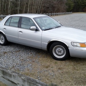 2002 mercury grand-marquis photo