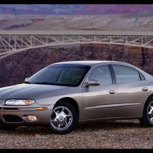 2002 oldsmobile aurora photo