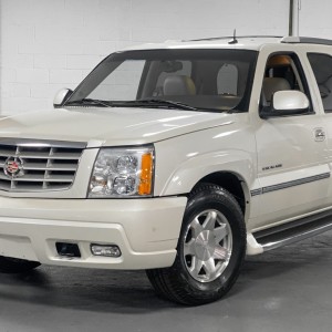 2003 cadillac escalade-luxury photo