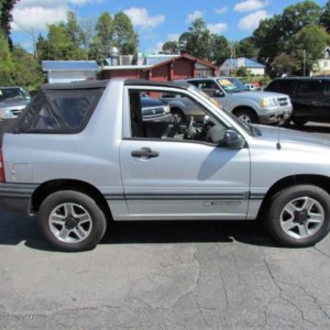 2003 chevrolet tracker photo