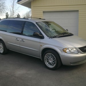 2003 chrysler town-and-country photo