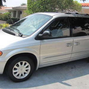 2003 chrysler town-country photo