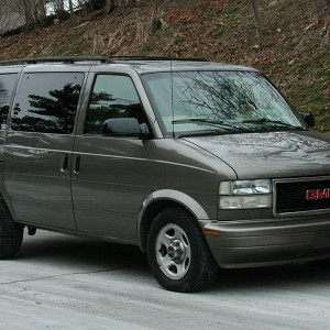 2003 gmc safari photo