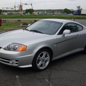 2003 hyundai tiburon photo