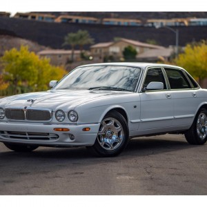 2003 jaguar xj8 photo