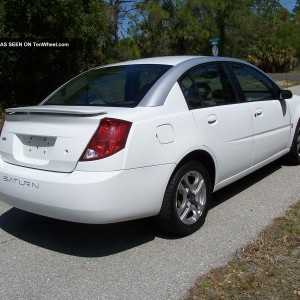 2003 saturn ion-3 photo