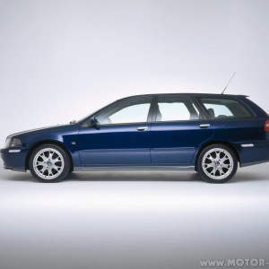2003 volvo v40 photo