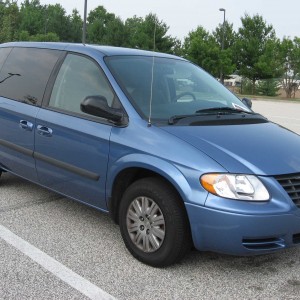 2004 chrysler town-and-country photo