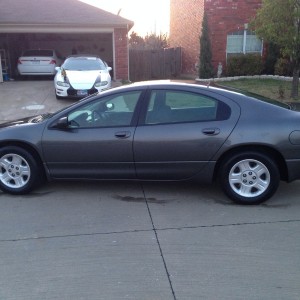 2004 dodge intrepid-se photo
