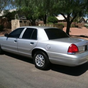2004 ford crown-victoria photo