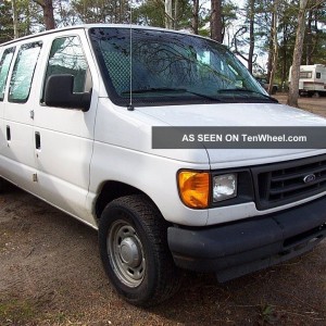 2004 ford e-150 photo