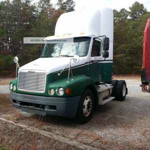 2004 freightliner cst112 photo