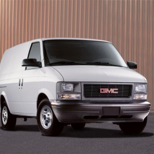 2004 gmc safari photo