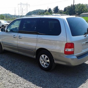 2004 kia sedona photo