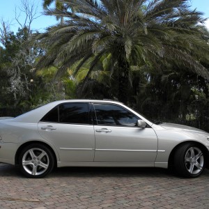 2004 lexus is photo