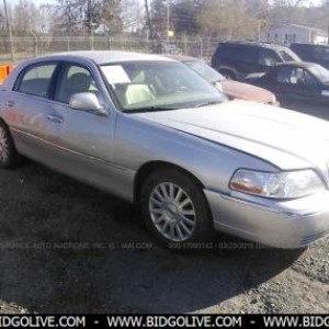 2004 lincoln town-car-executivesignat photo