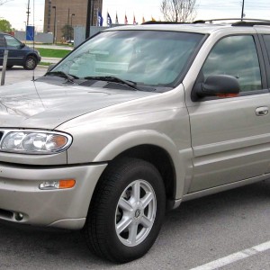 2004 oldsmobile silhouette photo