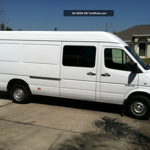 2004 sprinter-dodge-or-freightliner sprinter photo