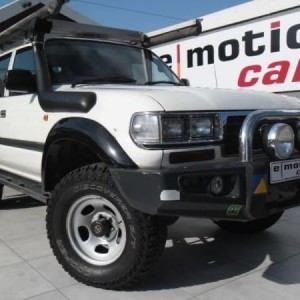 2004 toyota land-cruiser photo