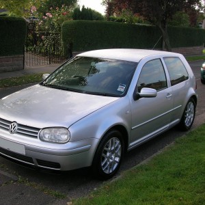 2004 volkswagen golf photo
