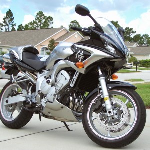 2004 yamaha fz6-sfz6-scfz6 photo