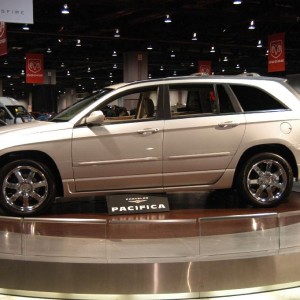 2005 chrysler pacifica photo