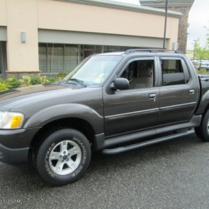 2005 ford explorer-sport-trac-xls-xlt photo