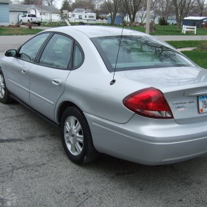 2005 ford taurus photo