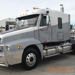 2005 freightliner cst120 photo