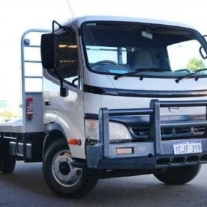 2005 hino conventional-type-truck photo