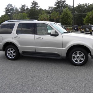 2005 lincoln aviator photo