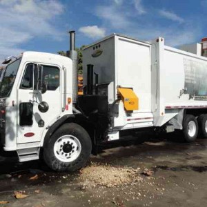 2005 peterbilt 320 photo