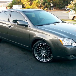 2005 toyota avalon photo
