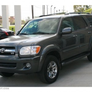 2005 toyota sequoia-sr5 photo