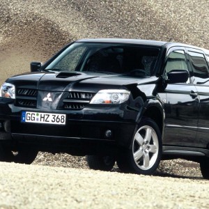 2006 mitsubishi outlander photo