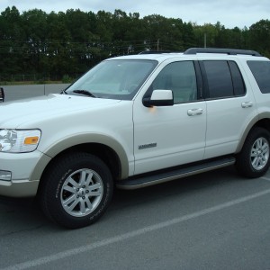 2008 ford explorer photo