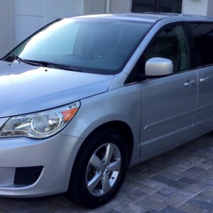 2009 volkswagen routan-sel photo