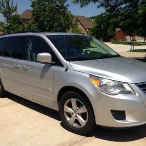 2009 volkswagen routan photo