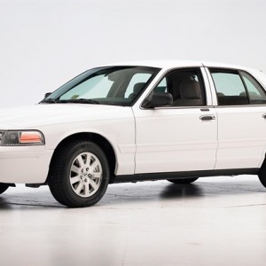 2010 ford crown-victoria photo