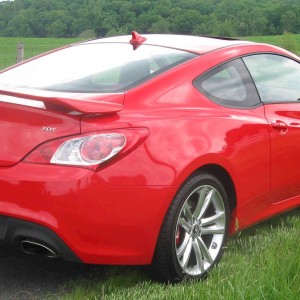 2010 hyundai genesis-coupe-base-premium-r-spec-track photo