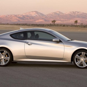 2010 hyundai genesis-coupe photo