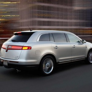 2010 lincoln mkt photo