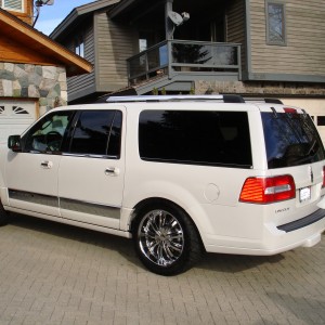 2010 lincoln navigator photo