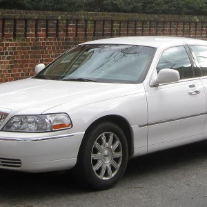 2010 lincoln town-car photo