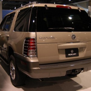 2010 mercury mountaineer photo