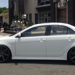 2010 mitsubishi lancer photo