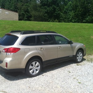 2010 subaru outback-premium photo