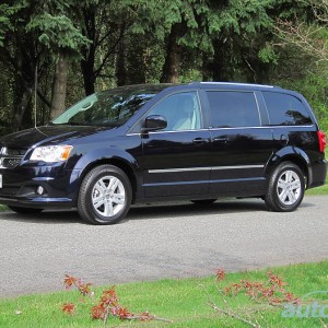 2011 dodge grand-caravan-crew photo