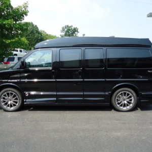 2011 gmc savana photo