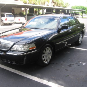 2011 lincoln town-car photo
